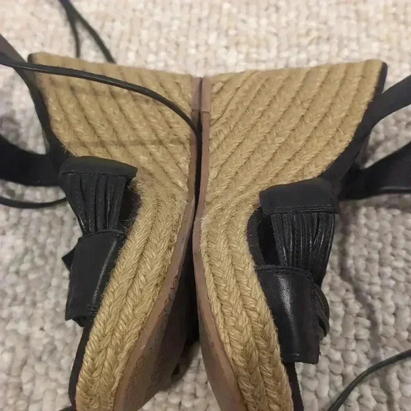 Gianni Bini Black leather Wedge Sandals - Picture 6 of 8